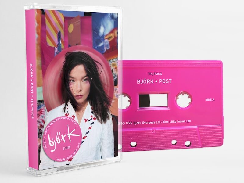 Björk reedita su discografía en cassettes de colores